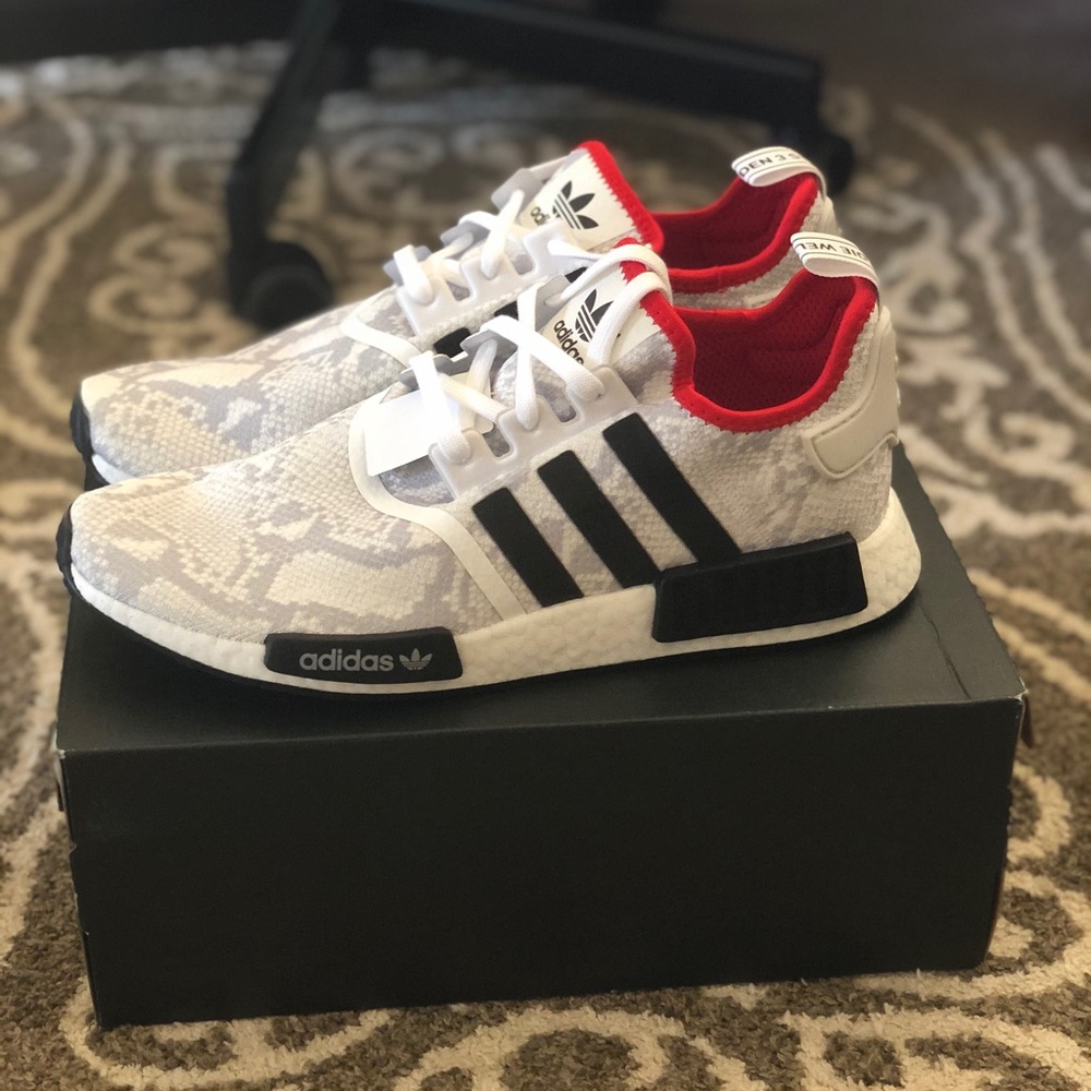 Adidas NMD_R1 casual/street/run shoe-men’s size 11